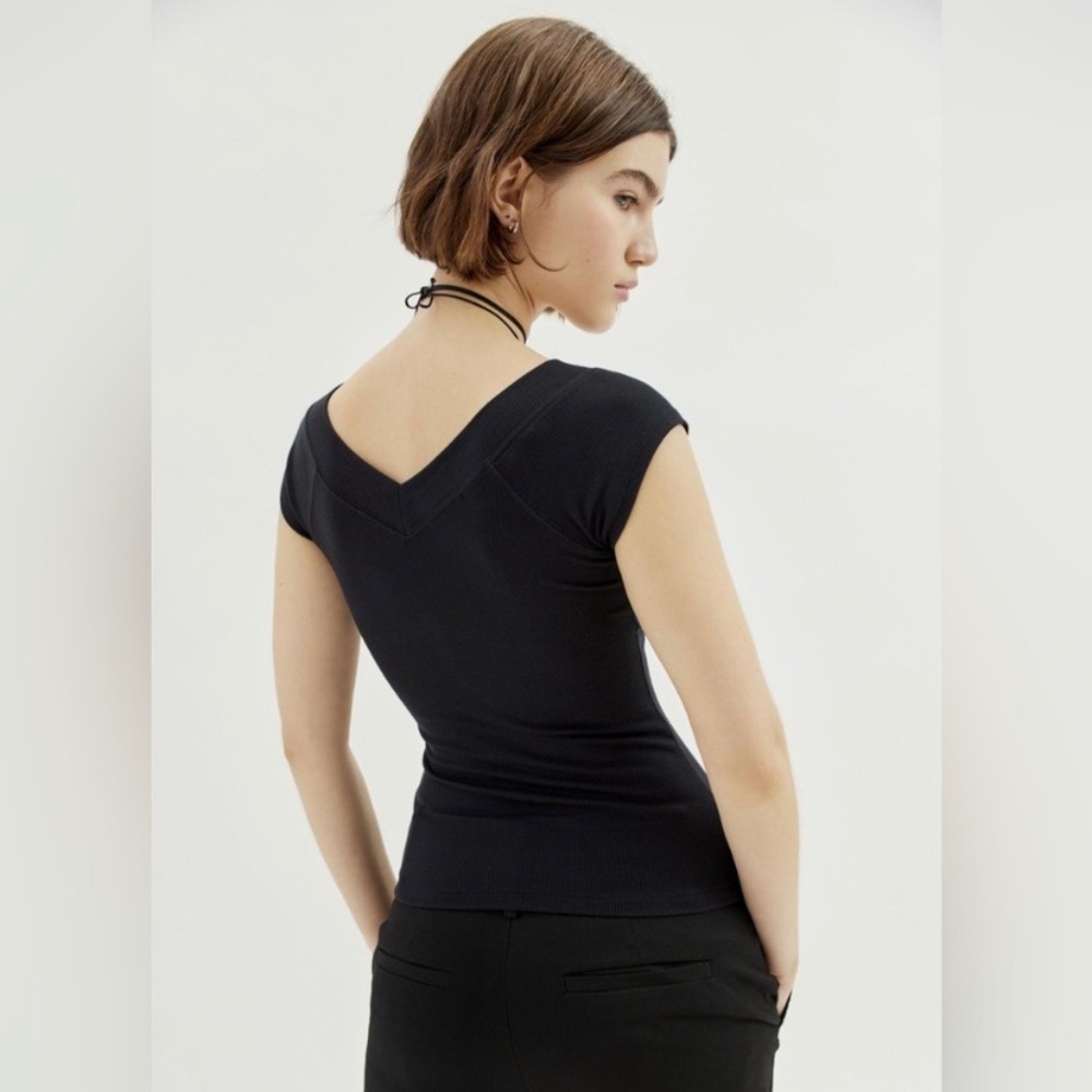 BDG Urban Outfitters Shannen Ribbed V Neck Short Cap Sleeve T shirt baby tee top - Picture 4 of 16